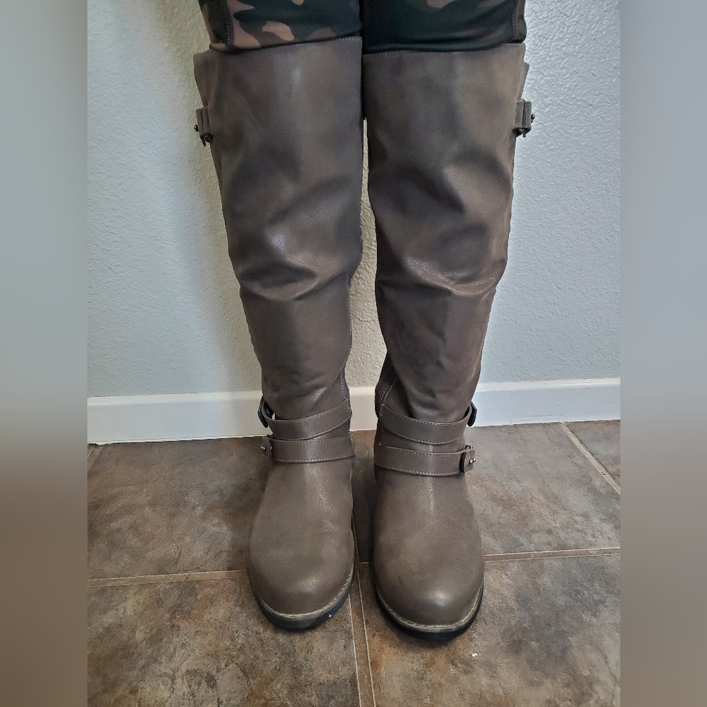 Strappy Knee Boot Gray Suede Size 7.5 WW